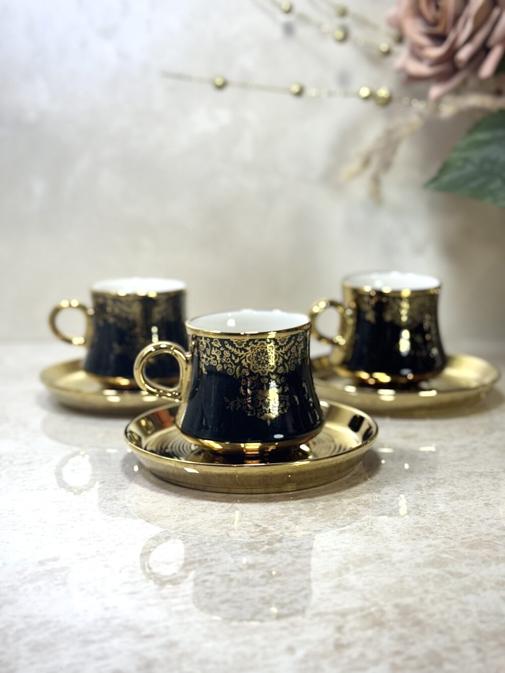 Set de 6 Tasses à Café Noir et Doré – Élégance Moderne et Raffinée