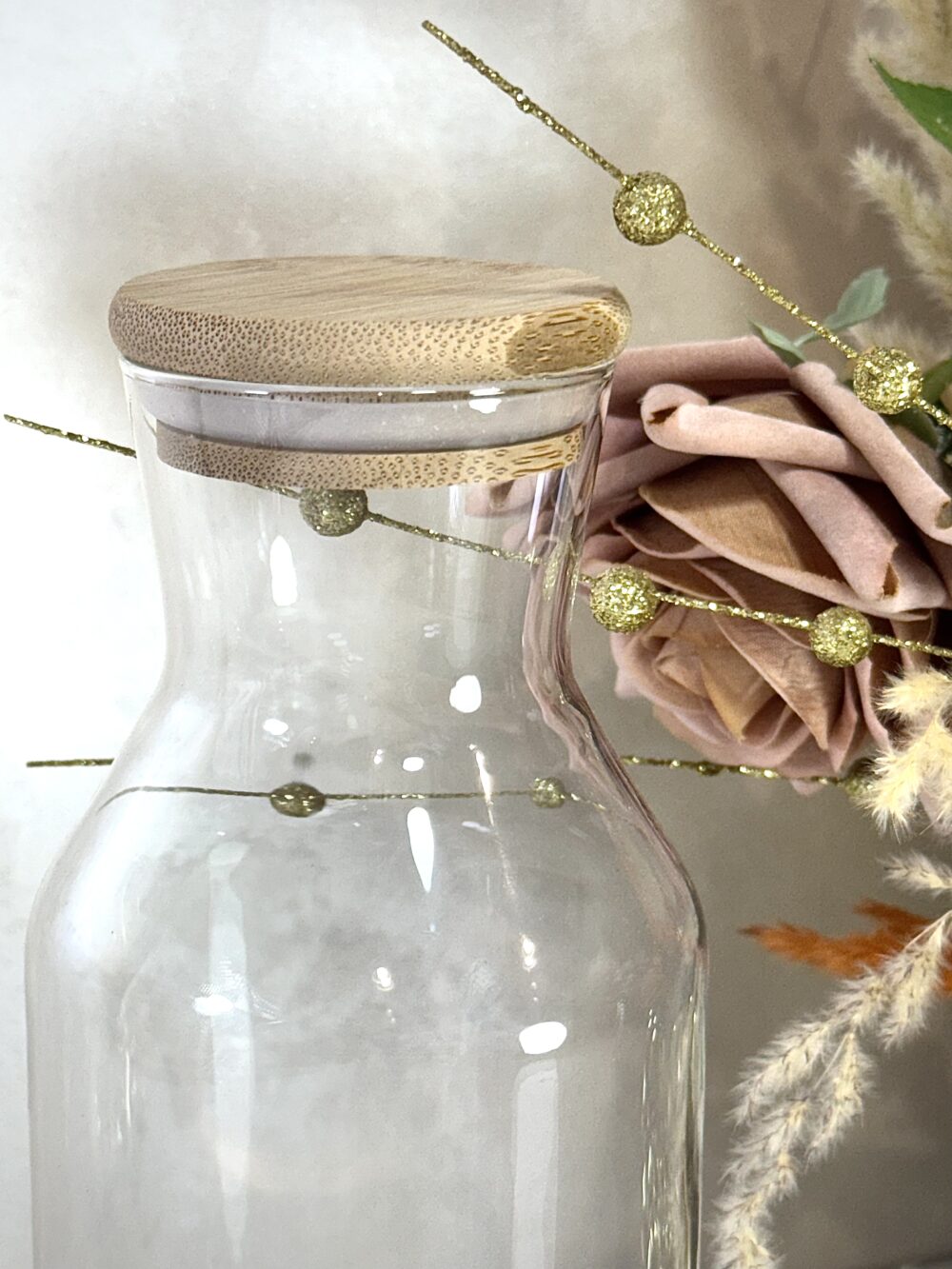 Carafe en Verre avec Couvercle en Bois – Design Naturel et Élégance Fonctionnelle pour Vos Boissons