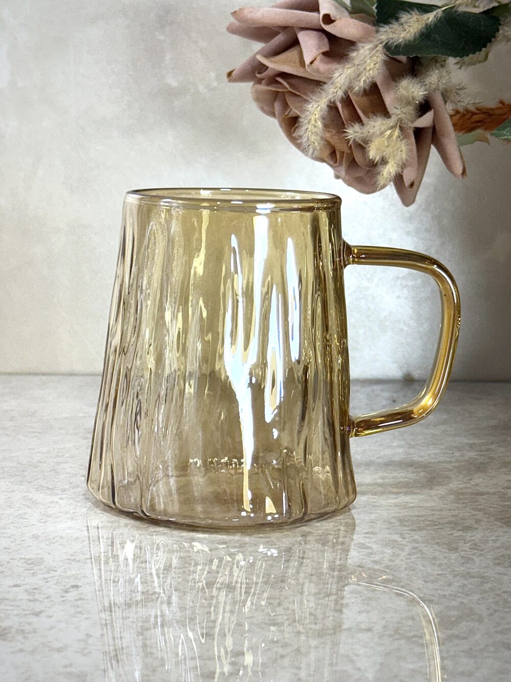 Mug en Verre Ambre Clair – Élégance Naturelle pour Boissons Chaudes et Froides