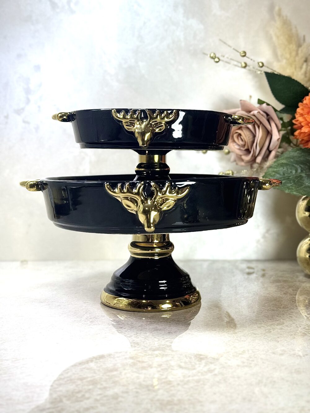 Ensemble de 2 Plateaux de Présentation Noir avec Support et Accents Dorés – Élégance et Polyvalence