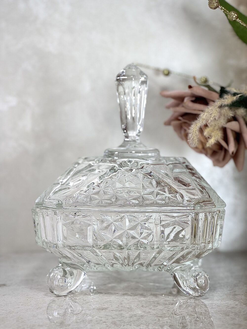 Bonbonnière en Verre Texturé – Élégance et Fonctionnalité pour Décorer et Conserver