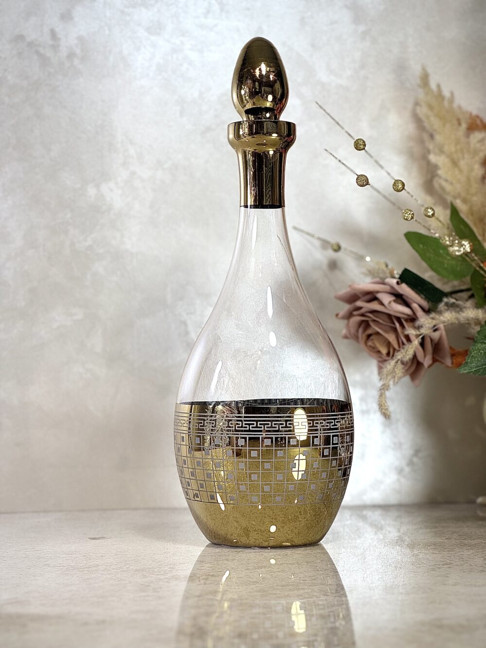 Ensemble Carafe en Verre Clair avec 6 Verres – Finitions Dorées Élégantes pour une Table Raffinée