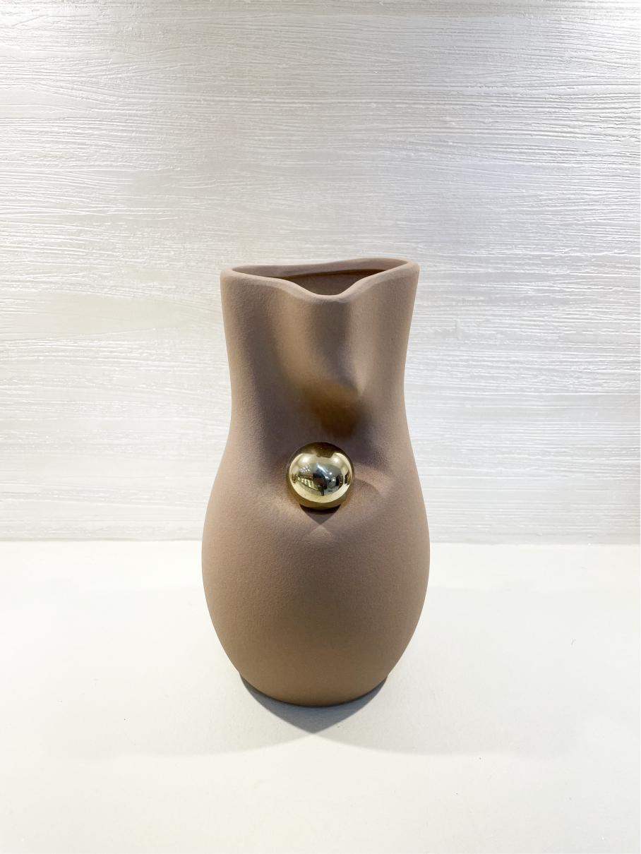 Vase Abstrait Beige avec Sphère Dorée - Grand
