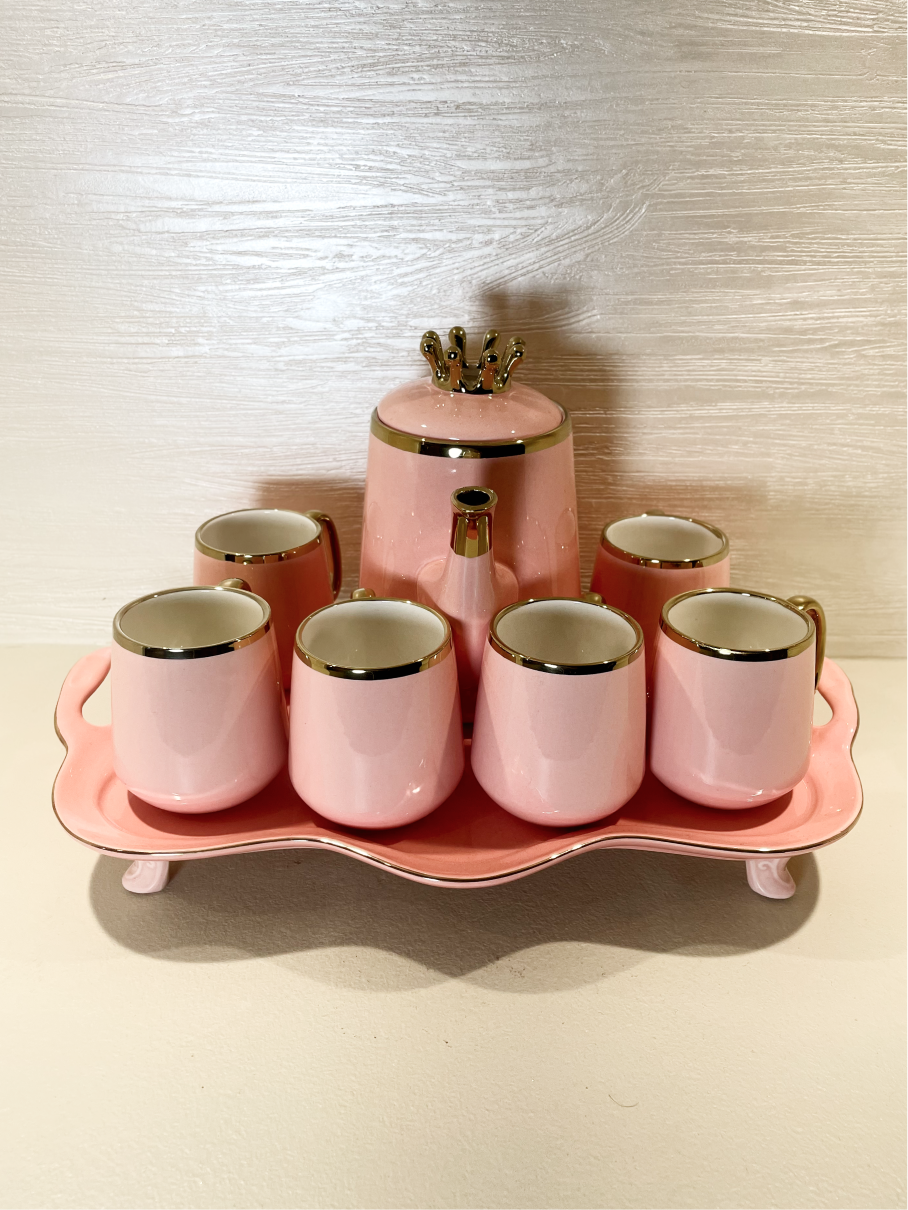 Ensemble de Service à Café: Cafetière, 6 Mugs et Plateau Rose avec Accents Dorés
