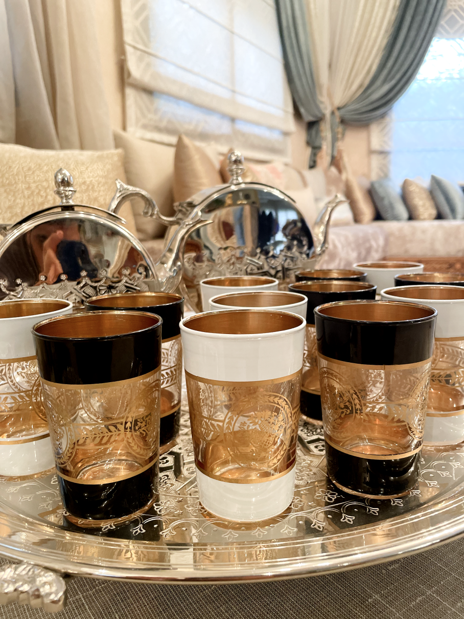 Ensemble de 12 Verres à Thé Marocains Noir & Blanc avec Décorations Dorées