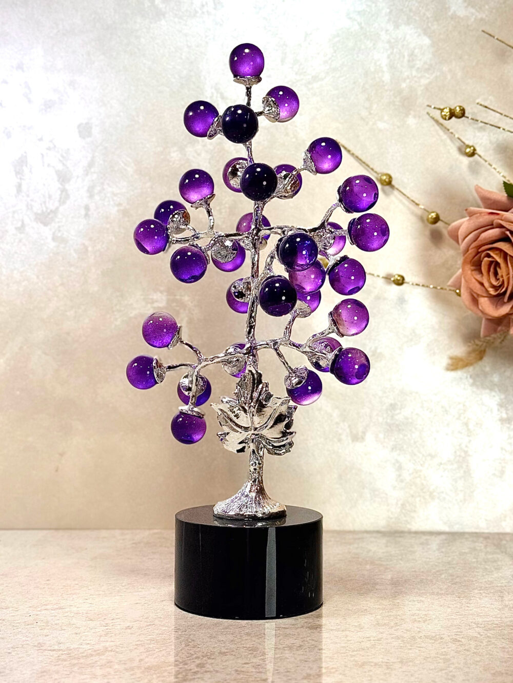 Arbre Décoratif en Métal et Verre – Boules Violettes Élégantes