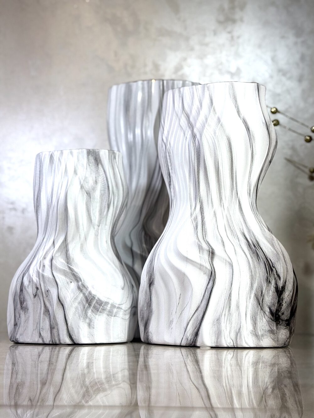 Ensemble de 3 Vases Silhouette Moderne Blancs avec Touches de Gris