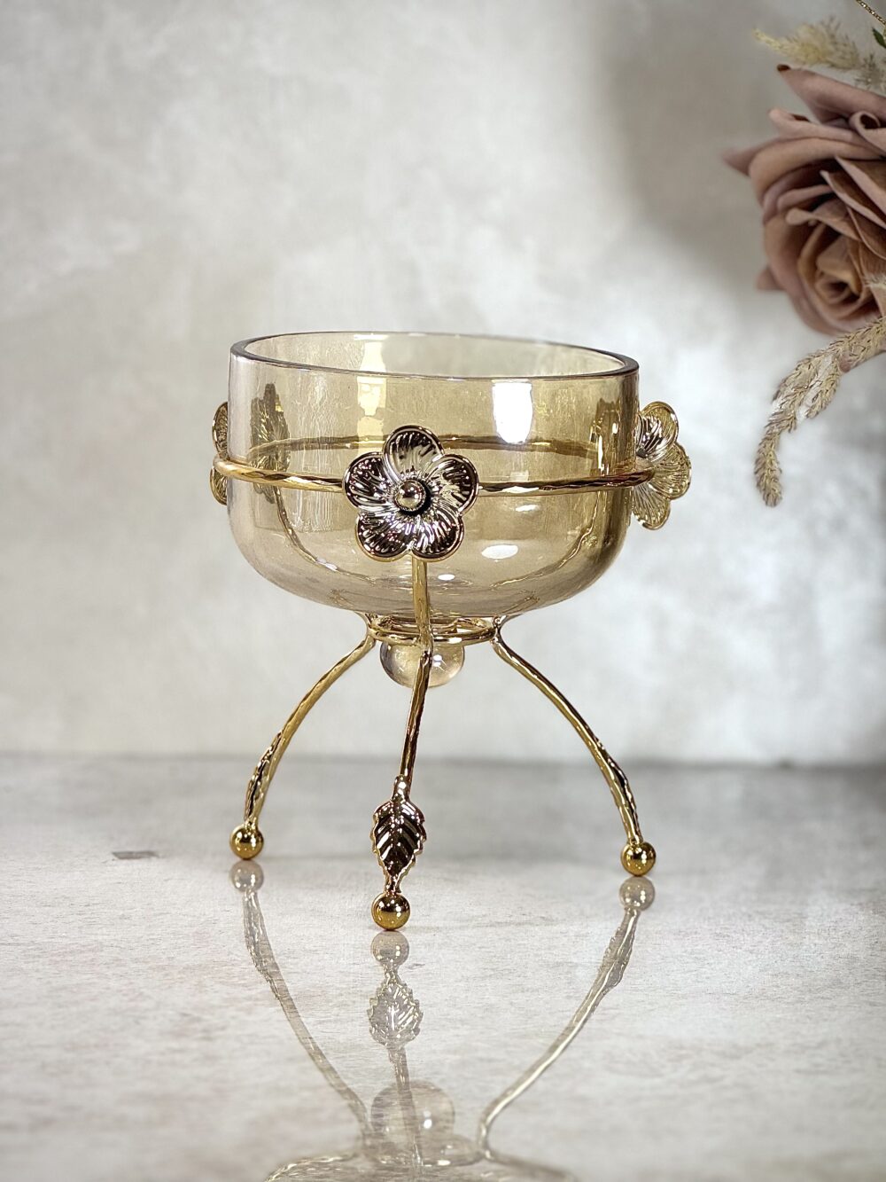 Ensemble de 2 Bols sur Supports Métalliques Dorés – Design Élégant à 3 Pieds pour Décoration ou Présentation
