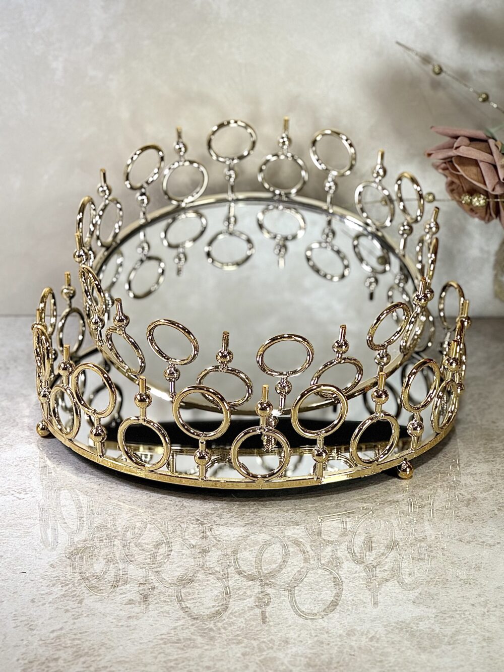 Ensemble de 2 Plateaux Ronds en Miroir avec Décoration d’Anneaux Dorés – Élégance Moderne et Présentation Raffinée